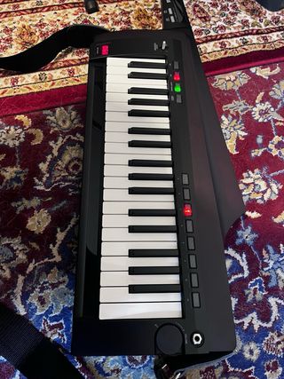 Teclado Korg RK100S Keytar