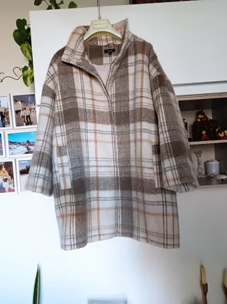 Cappotto corto donna a quadri beige