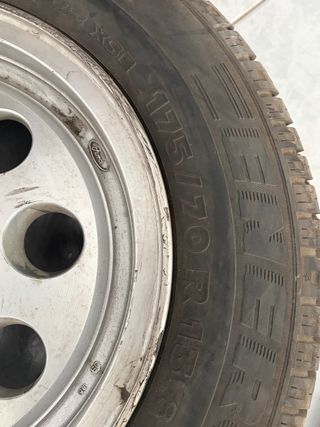 Llantas Ford Fiesta XR2 con Neumáticos