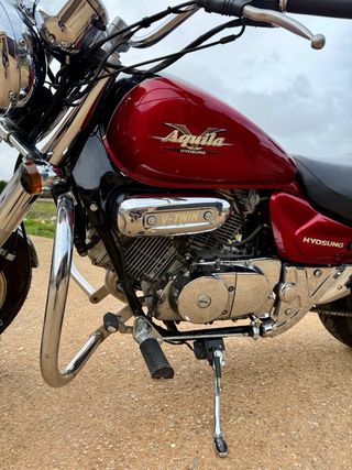 Hyosung Aquila GV250 • 2.700KM • IMPECABLE NUEVA.