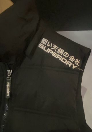 Chaleco Plumas Superdry Negro