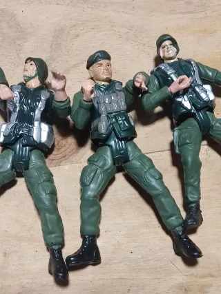 3 Figuras Soldados Articulados 16cm