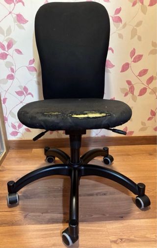 Silla de oficina con funda musical