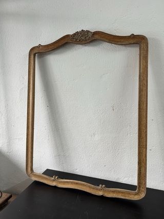 Marco de madera tallado dorado