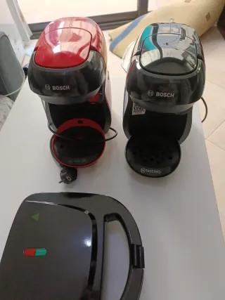 2 Cafeteras Cápsulas + Sandwichera