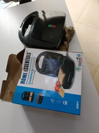 2 Cafeteras Cápsulas + Sandwichera