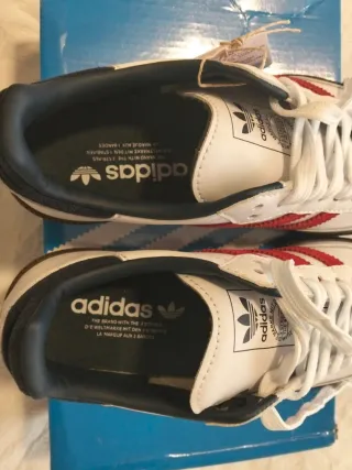 Adidas Samba Blancas con Rayas Rojas
