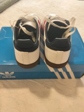Adidas Samba Blancas con Rayas Rojas
