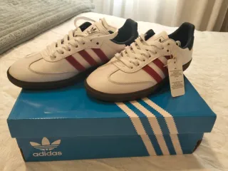 Adidas Samba Blancas con Rayas Rojas