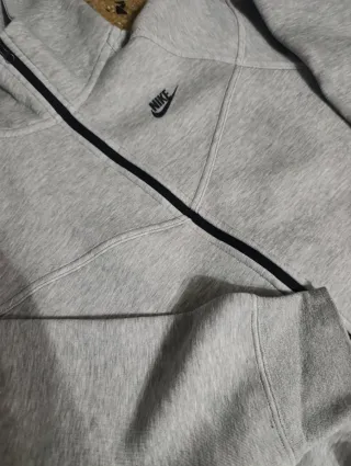 Sudadera Nike Tech Gris