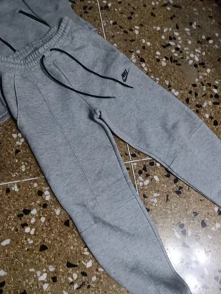 Sudadera Nike Tech Gris
