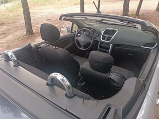 Peugeot 207 Cabrio. Pegatina C. 77.000 kms.