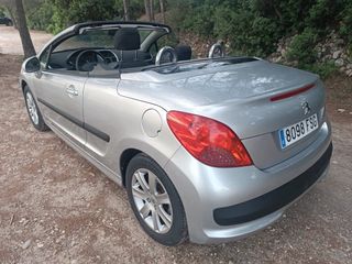 Peugeot 207 Cabrio. Pegatina C. 77.000 kms.