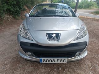 Peugeot 207 Cabrio. Pegatina C. 77.000 kms.