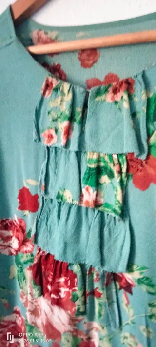 Blusa floral verde azulado