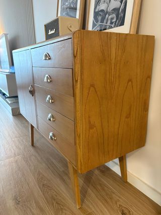 Aparador Mid-Century Modern Escandinavo