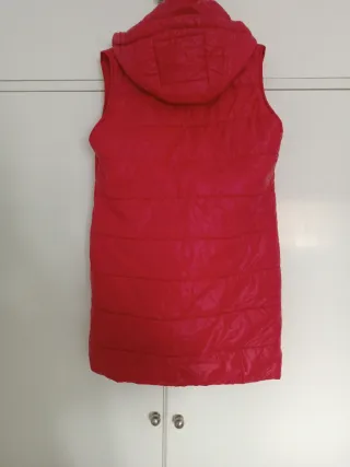 Chaquetón sin mangas rojo
