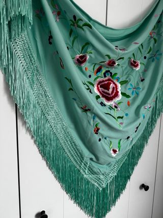 Mantoncillo Flamenco Verde Agua Bordado