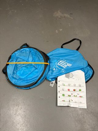 Tienda de campaña azul 2s.