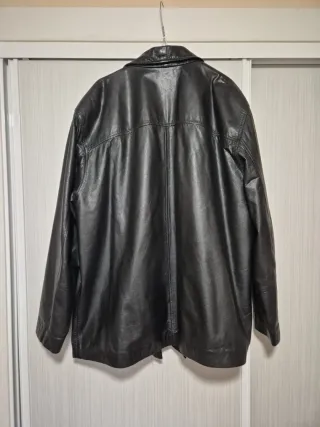 Chaqueta de cuero negra