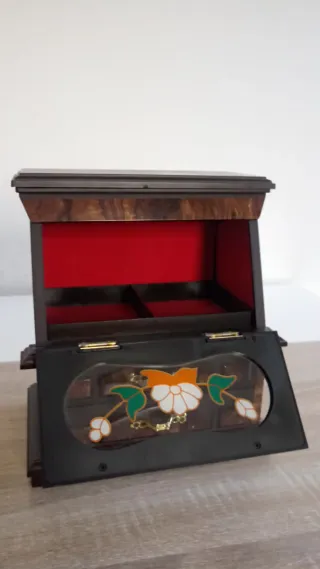 Caja joyero musical imitación madera