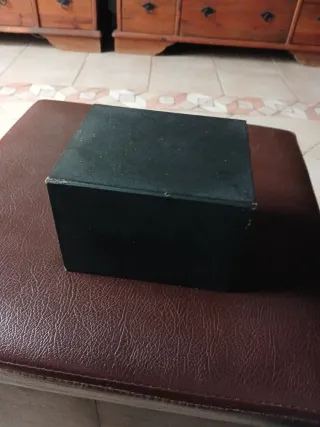 Caja de reloj Seiko negra