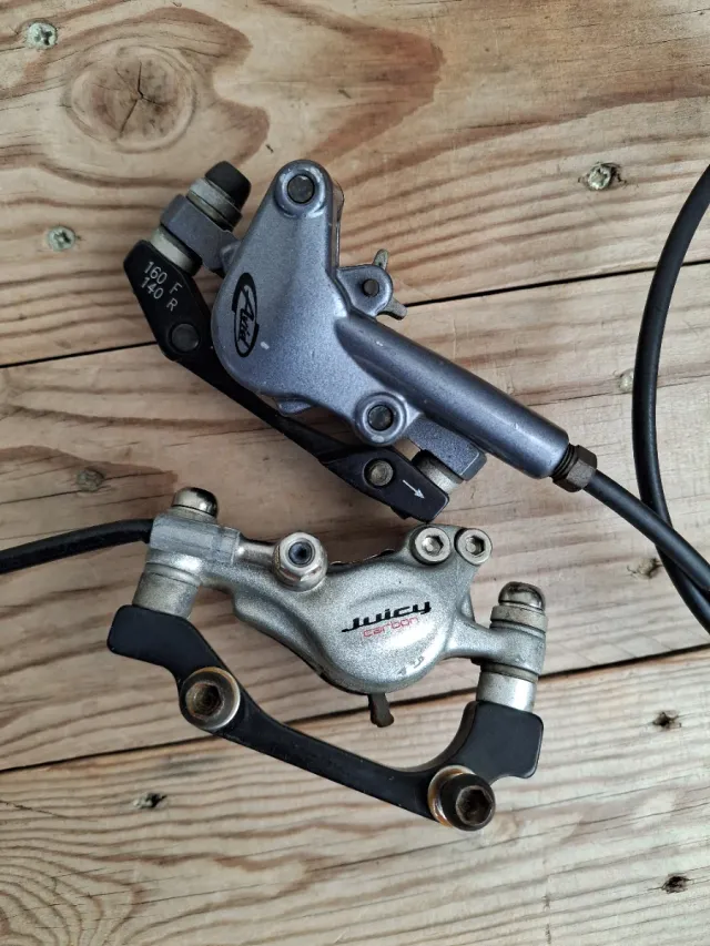 Frenos AVID Juicy Carbon + Discos+adapt.+tornillos