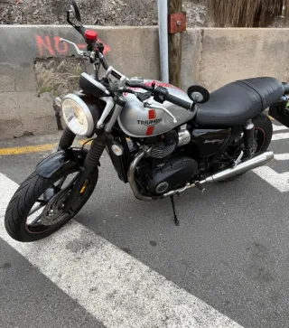 Triumph Street Twin