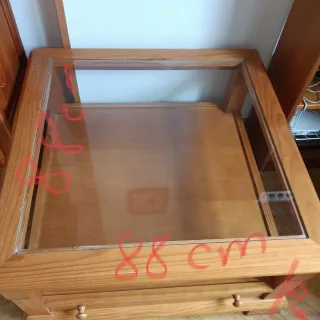 Mesa de centro de pino con tapa de cristal