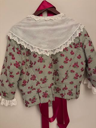 Traje de Fallera verde y blanco