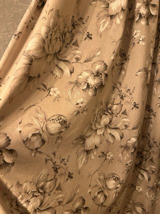 Cortinas de caida beige y marron