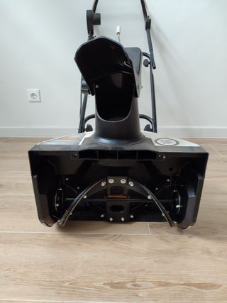 Máquina quitanieves eléctrica casi nueva