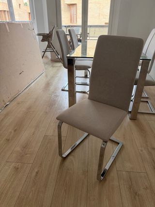 Mesa de comedor cristal y metal