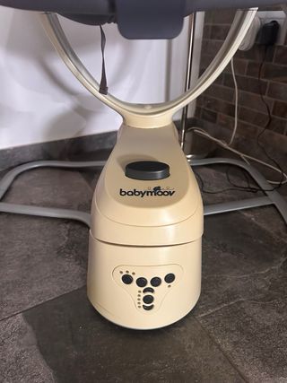 Mecedora eléctrica Babymoov en funcionamiento