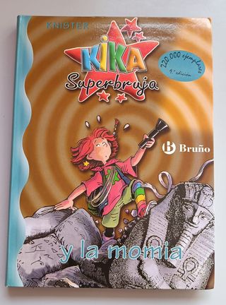 Kika Superbruja y la momia (Spanish Edition)