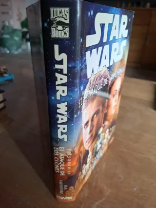 Episodio II. El ataque de los clones (Spanish E...