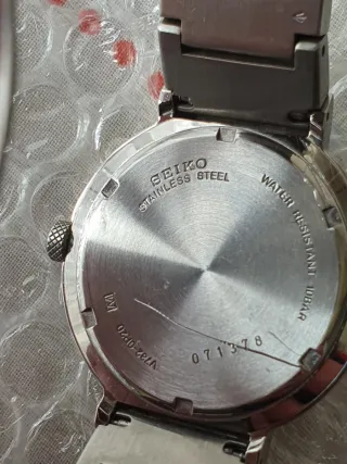 Reloj Seiko Negro y Plateado
