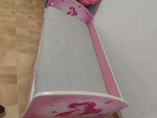 Cama infantil con diseño de princesa