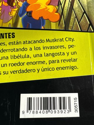 La invasión de los monstruos gigantes: Superhér...