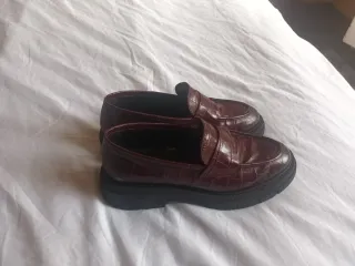 Zapatos rojo vino oscuro sin usar Marca CAMILA'S