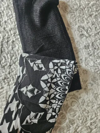 Pañuelo/bufanda Desigual blanco y negro