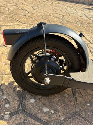 Patinete eléctrico gris