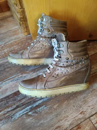 Stivaletti vera pelle con zeppa