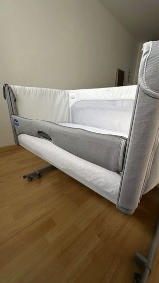 Cuna colecho Chicco gris