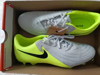 Botas de fútbol Nike Phantom Gris/Amarillo nuevas