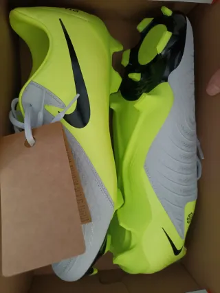 Botas de fútbol Nike Phantom Gris/Amarillo nuevas