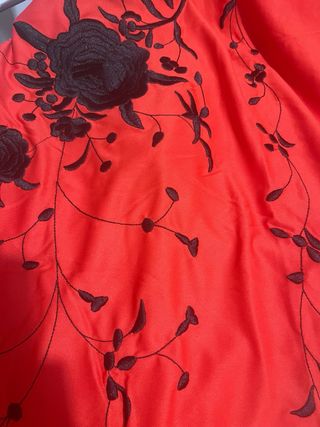 Manton Flamenca Rojo Negro 150x150