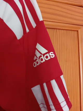 Camiseta Adidas Niño Roja. Talla 164