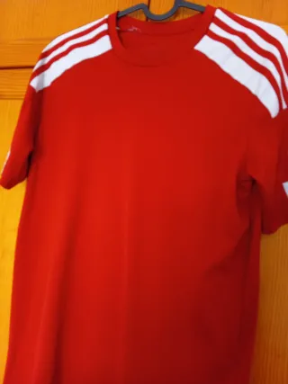 Camiseta Adidas Niño Roja. Talla 164