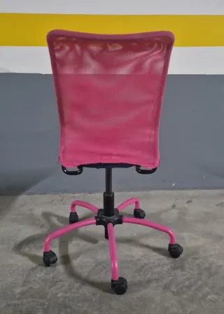 Silla giratoria rosa y azul